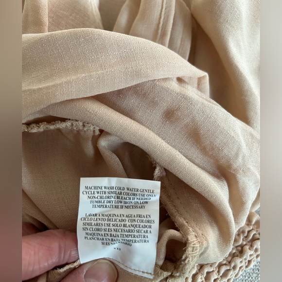 NWT OLM Pale Pink V-Neck Tie Front Top. Size Medium. - Picture 11 of 11